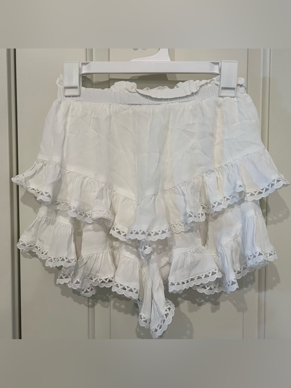 Miou Muse White Ruffled Tiered Shorts size medium Coquette Cottagecore Romantic - Picture 2 of 4